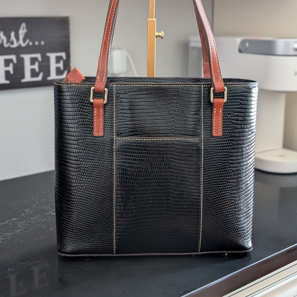 Dooney & Bourke Black Textured Tote with Tan Handles Croco - Picture 4 of 9